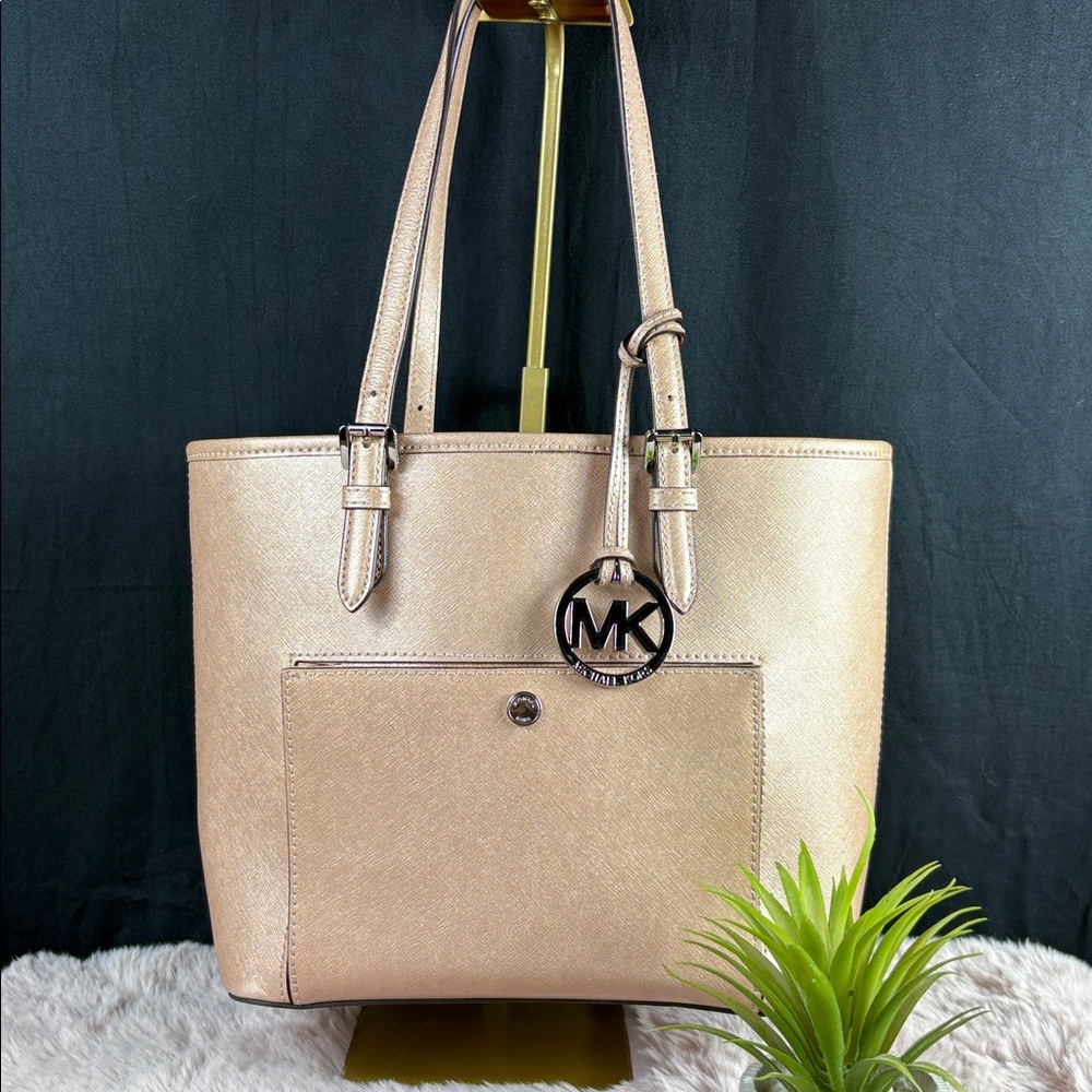 MK Michael Kors Jet Set Large Pocket Tote Gold Saffiano Leather Shoulder Bag